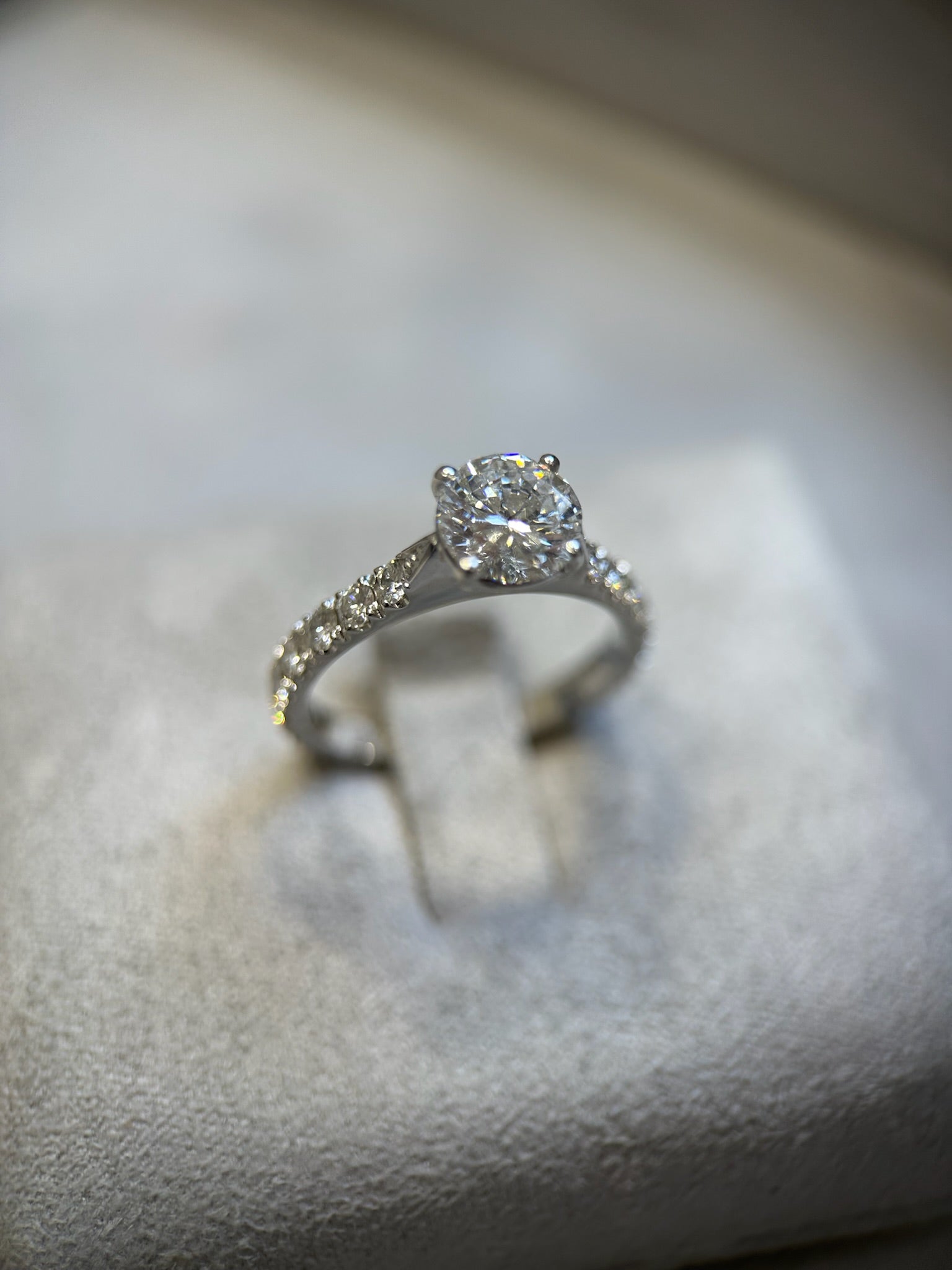 Picking the Perfect Ring: Together or Alone? Tips from Philippe Harold