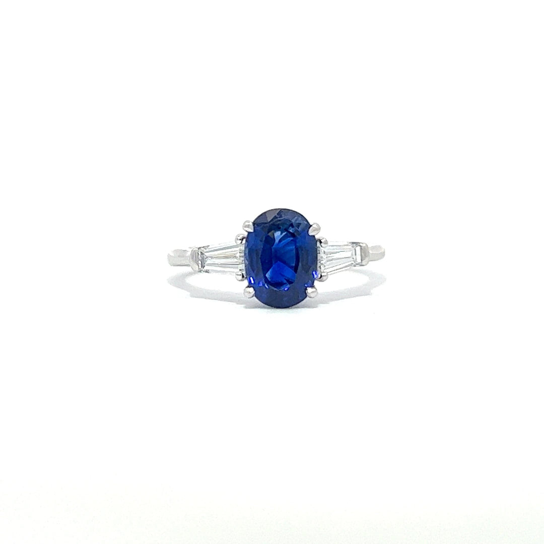 2.05ct Blue sapphire ring