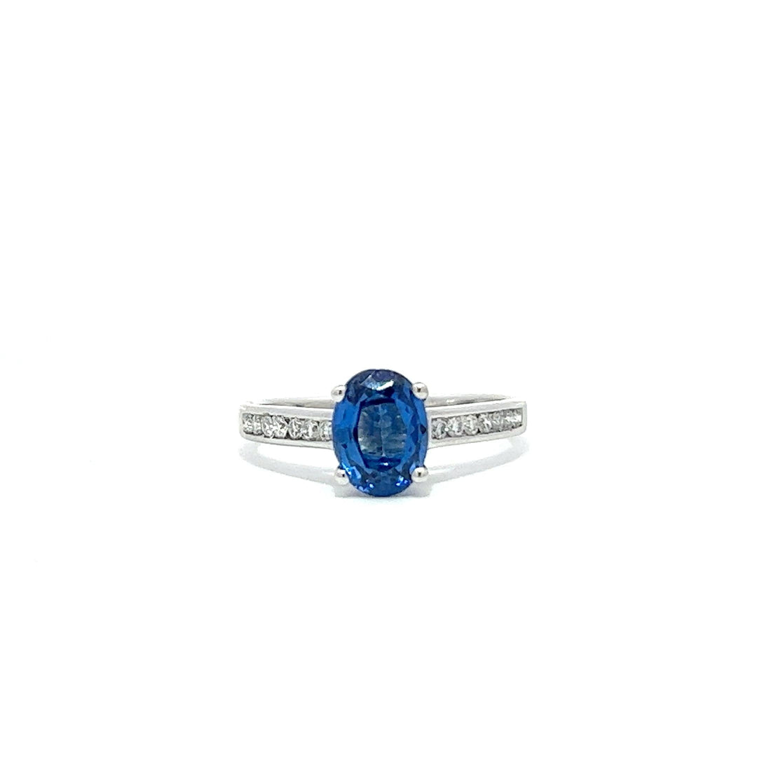 0.86ct Blue Sapphire pavé ring