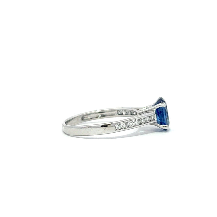 0.86ct Blue Sapphire pavé ring