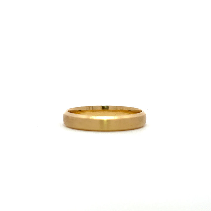 Yellow gold 18K band