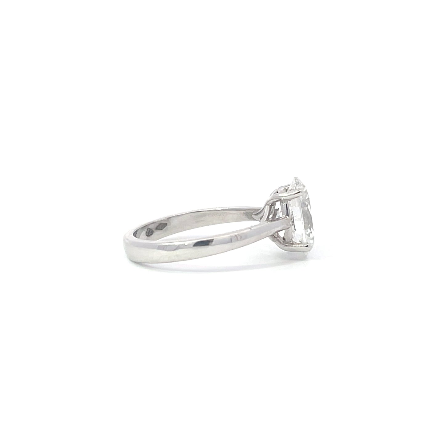 Oval diamond Solitaire ring