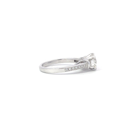 Round cut diamond ring