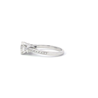 Round cut diamond ring