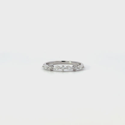 0.30ctw minimalistic diamond ring