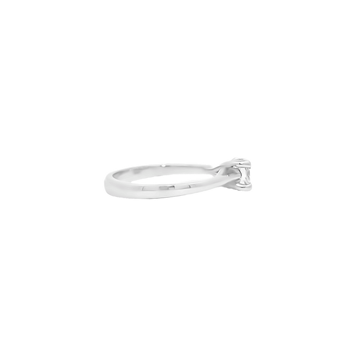 0.41ct F VS2 Diamond engagement ring