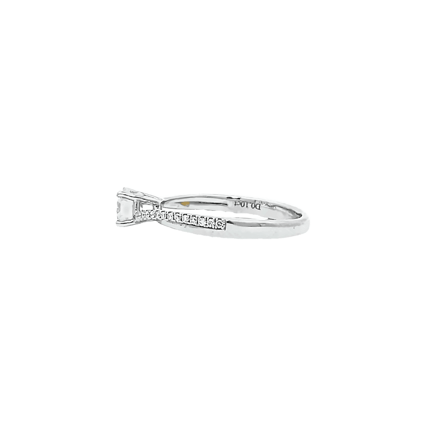 0.47ct, G, VS1, Round cut diamond twisted engagement ring