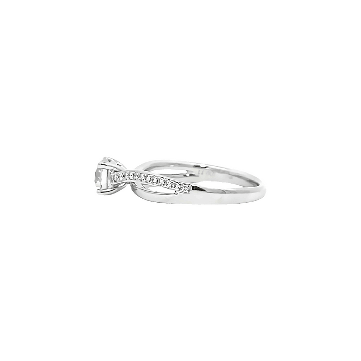 0.61ct, G, Si1, round cut diamond twisted engagement ring