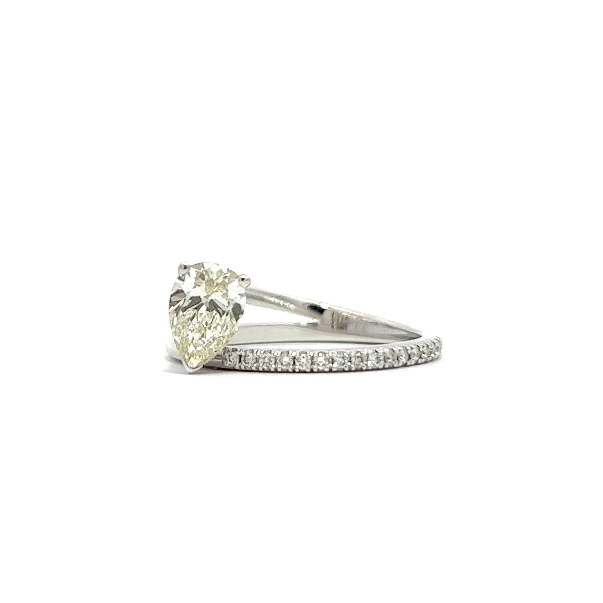 Pear diamond engagement ring