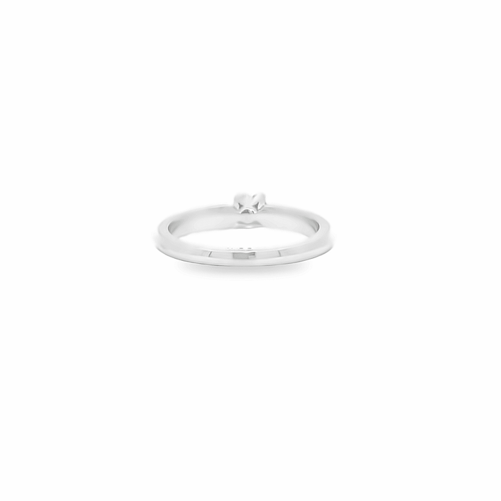 0.30ct G VS Diamond engagement ring